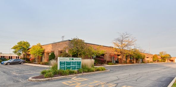 Elmhurst Metro Court: 747 Church Road, Elmhurst, IL 60126